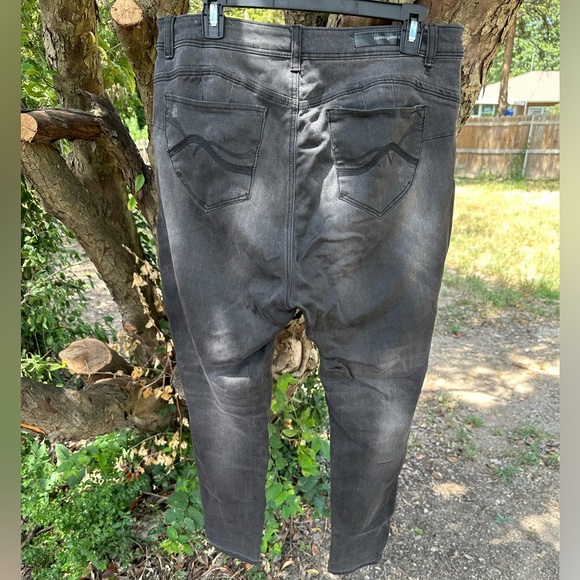 Grey and black skinny high waisted jeggings with zipper details - Picture 6 of 11